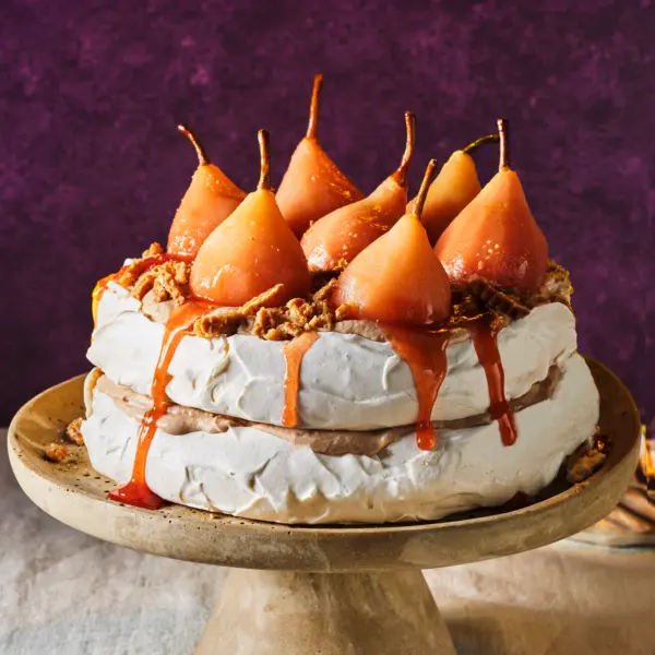 Pavlova met stoofpeertjes en speculaascrème