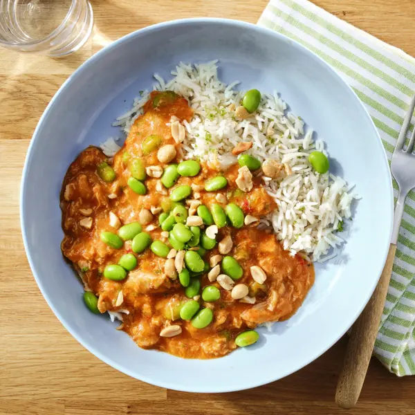 Kip in Thaise rode curry met limoenrijst