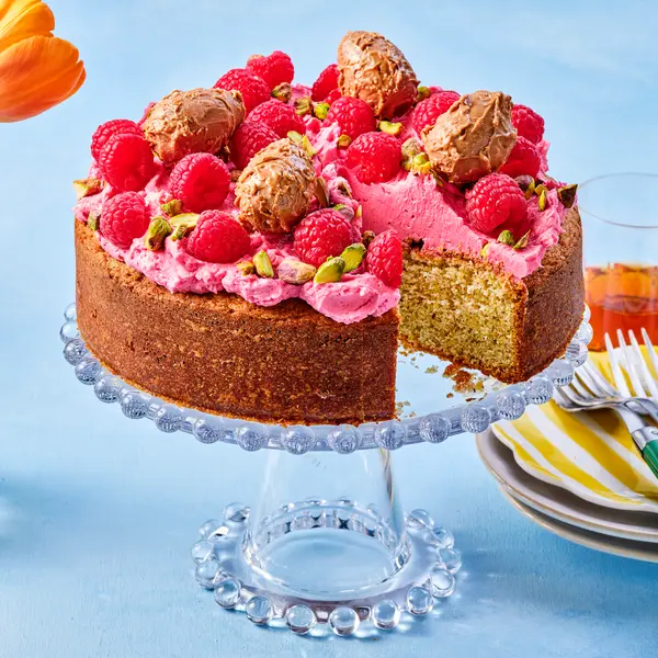 Pistachecake met frambozen-botercrème