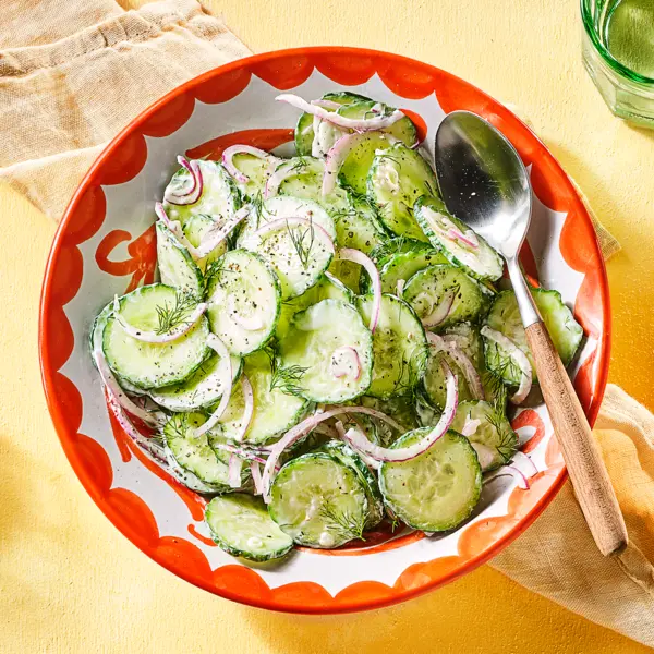Frisse komkommersalade