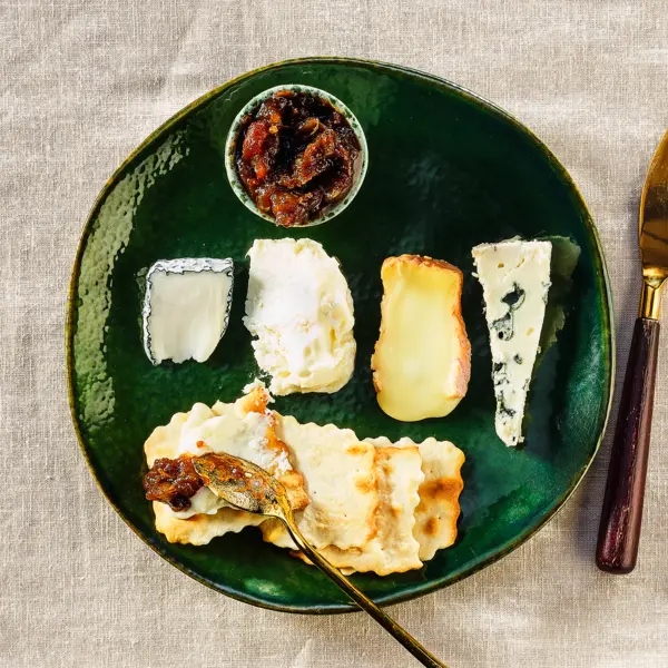 Kaasplankje met dadelchutney