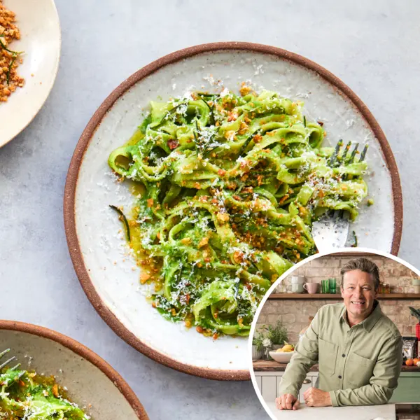 Groene tagliatelle met kruidige pangrattato