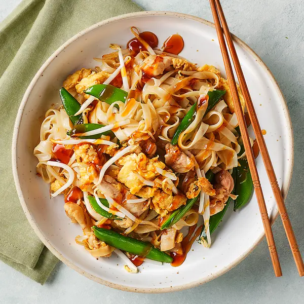 "Pad thai" met kip