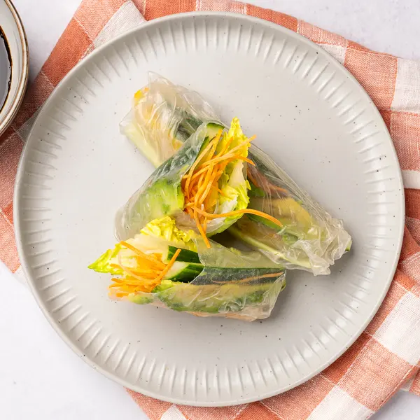 Vegan springrolls met hoisindip
