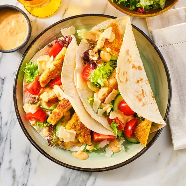 Schnitzelwraps met rode pesto-mayo