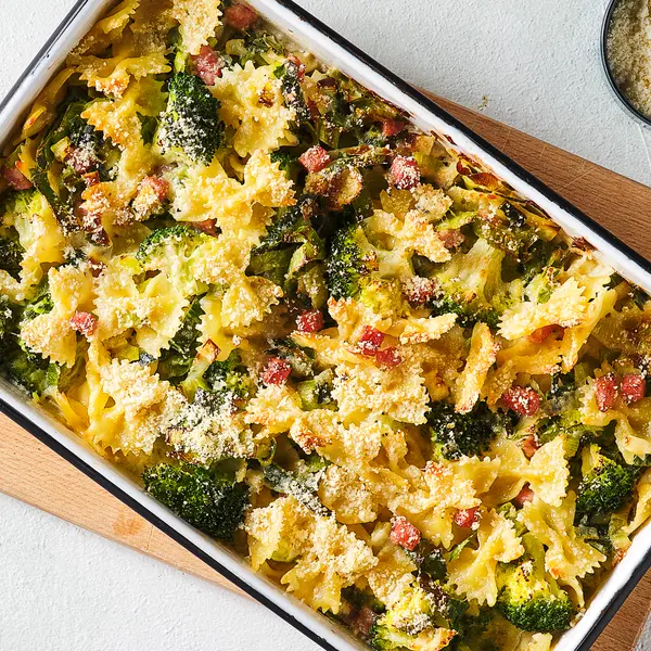 Farfalle-ovenschotel met prei en ham