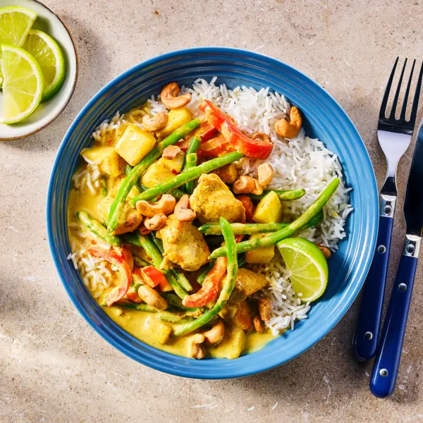 Snelle curry met kip, mango en boontjes