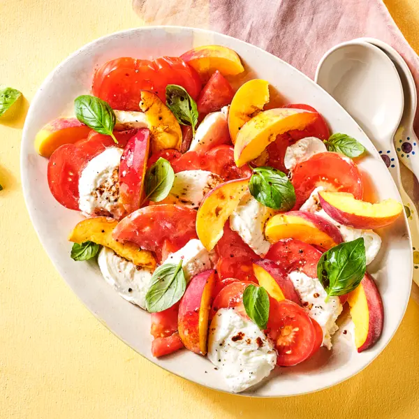Caprese met gegrilde perzik