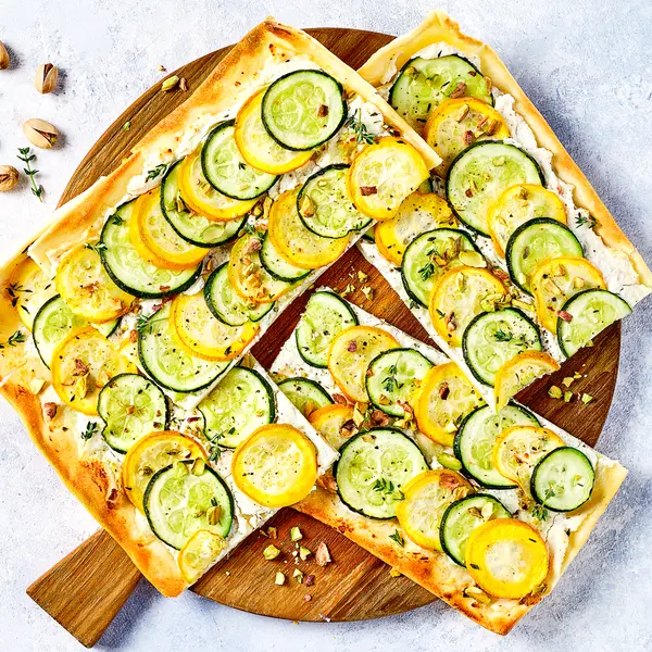 Plaattaart met pistache en courgette