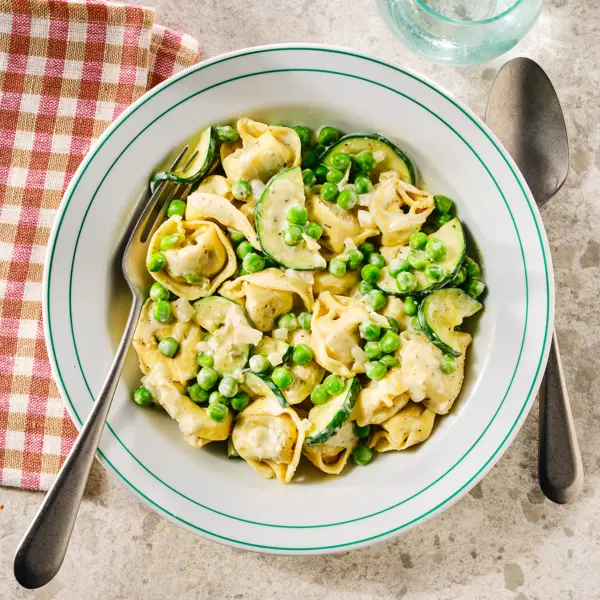 Prosciutto tortellini met boursin en doperwtjes