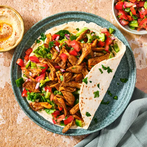 Oesterzwam-shawarmawraps met paprikasalade