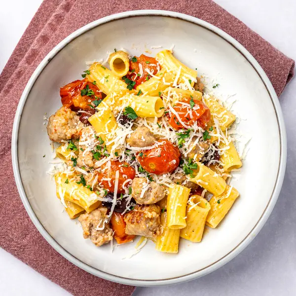Pasta met venkelworst en taggia-olijven
