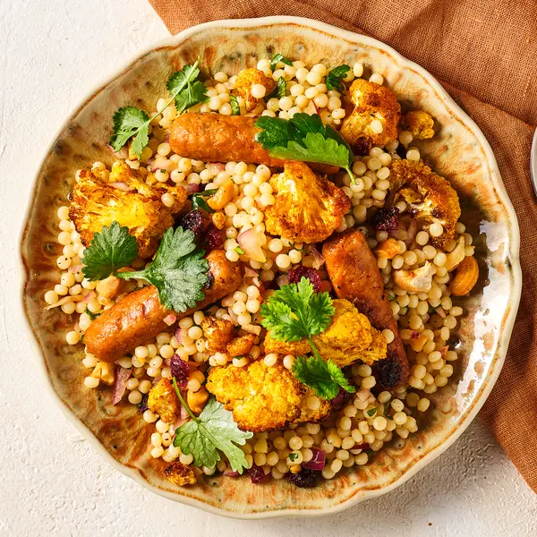 Parelcouscous met geroosterde bloemkool en merguez