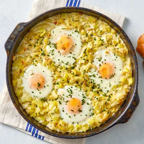 Gestoofde prei en venkel met eitjes