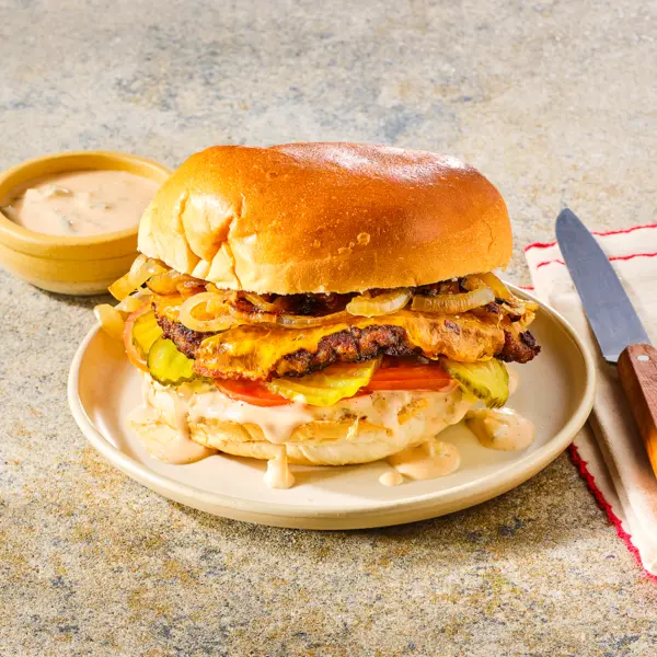 Classic smashburger met burgersaus