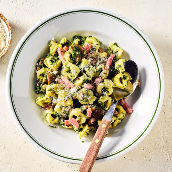 Tortellini in romige spinaziesaus