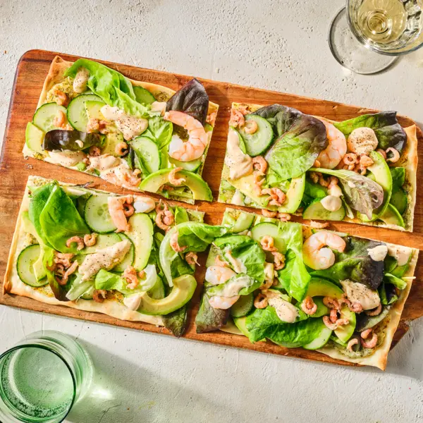 Flammkuchen met koude garnalensalade