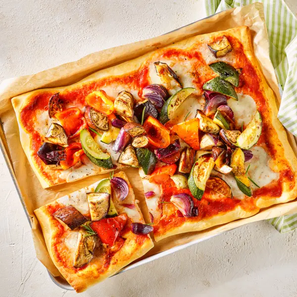 Pizza met gegrilde groenten