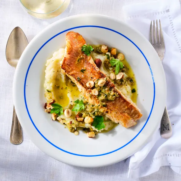 Roodbaars met aardpeerpuree en miso-botersaus