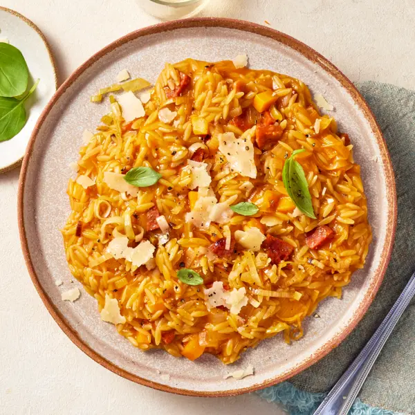 Romige orzo met chorizo, prei en wortel