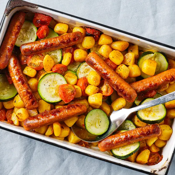 Kruidige ovenschotel met merguezworstjes