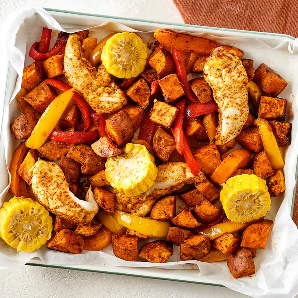 Mexicaanse traybake met zoete aardappel en kip