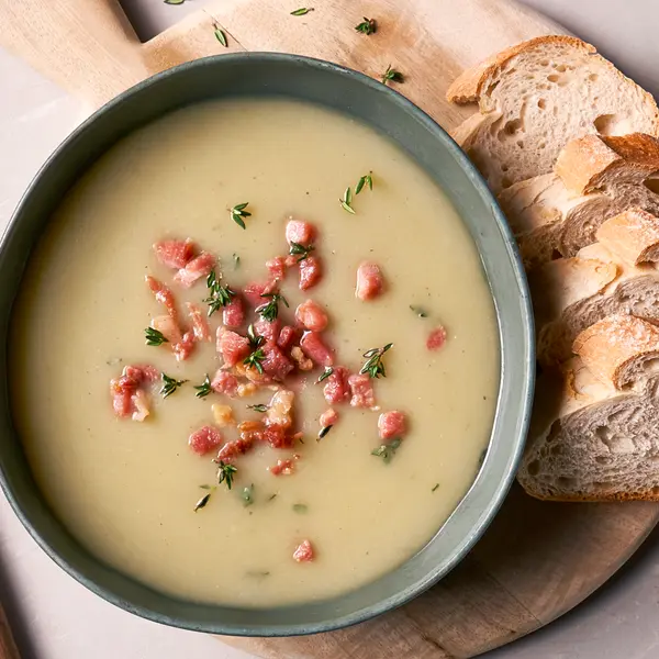 Aardperensoep met krokante spekjes