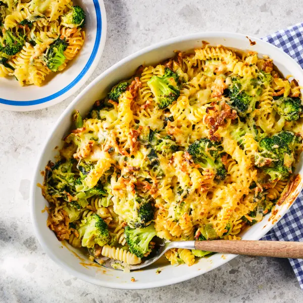 Broccoli-pastaschotel met kipgehakt