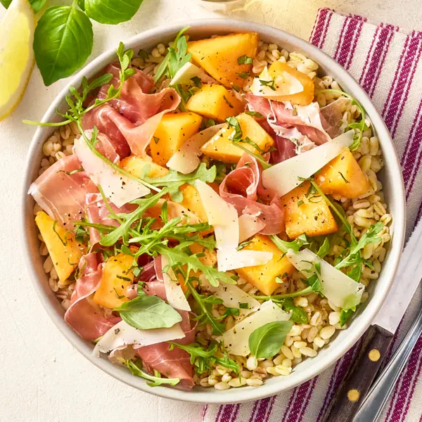 Couscoussalade met parmaham en meloen