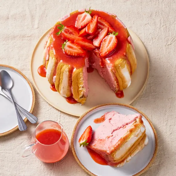 Charlotte Russe met aardbei-mousse