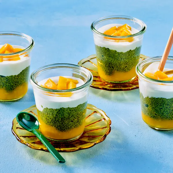 Matcha-chiapudding met mango