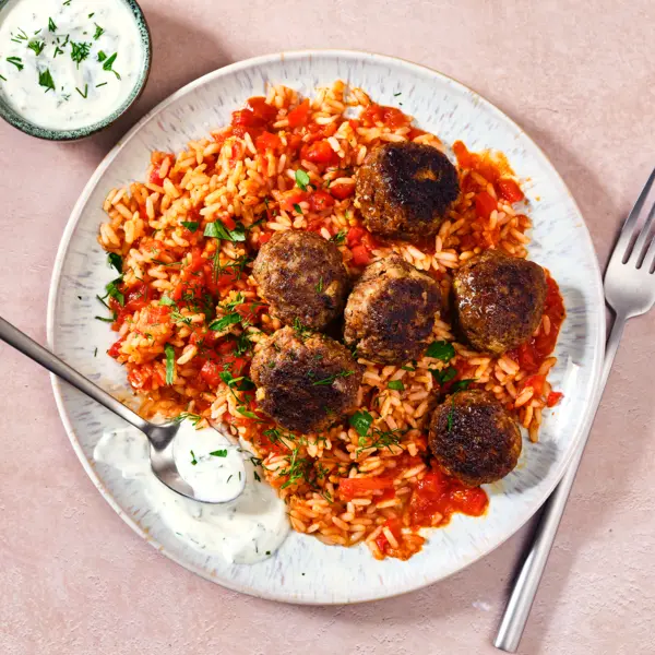 Shawarma-gehaktballetjes met paprika-tomatenrijst