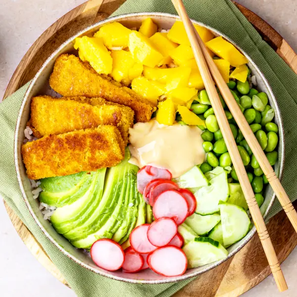 Pokébowl met crispy vega sticks