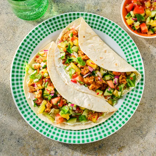 Tex-mex wrap met kipgehakt en ananassalsa