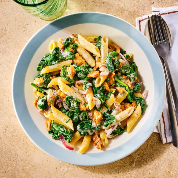 Penne met romige spinazie en kipgehakt