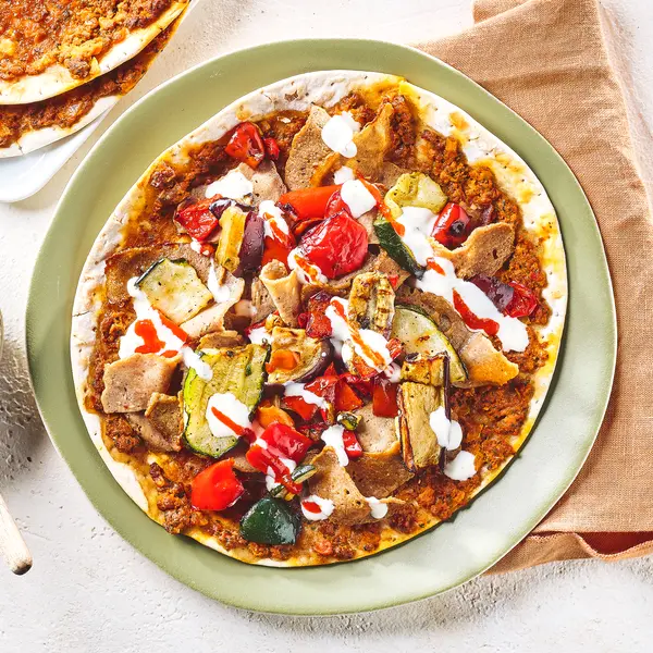 Turkse pizza's met kipkebab