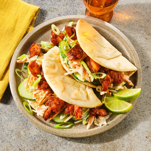 Flatbread met gochujang kip en creamy coleslaw