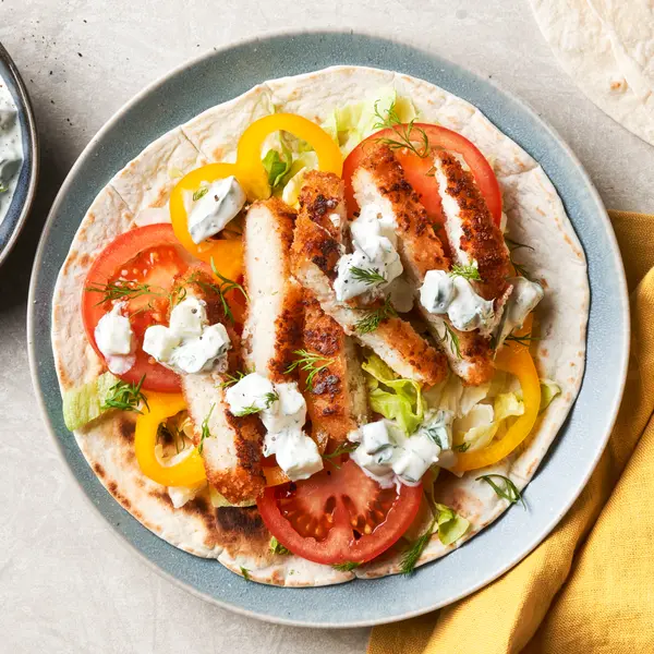 Kipschnitzel-wrap met tzatziki