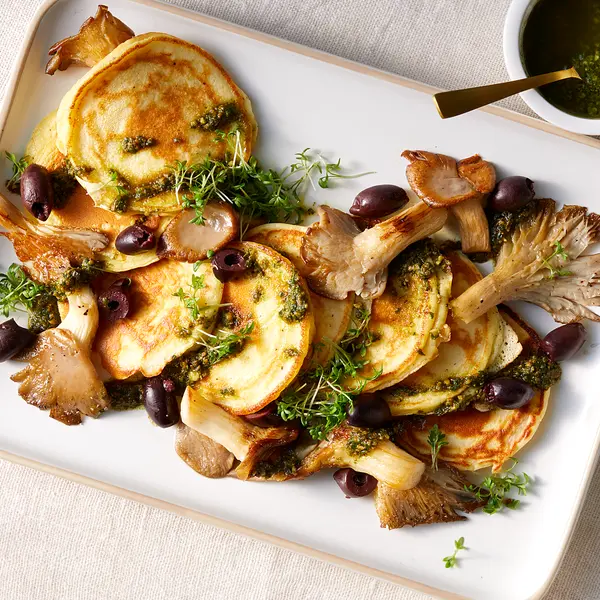 Ricottapannenkoekjes met oesterzwammen en pesto