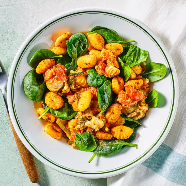 Gnocchi-traybake met romige tomaten-fetasaus