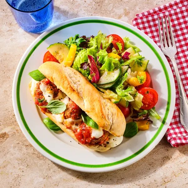 Meatball sub met snelle salade