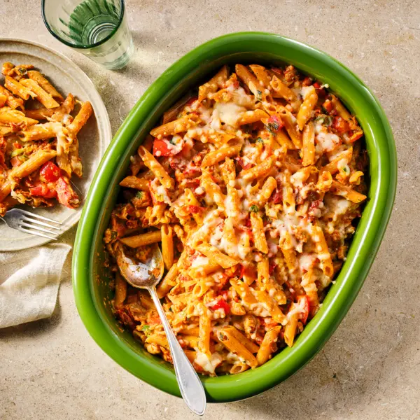 Pasta-pestoschotel met kipgehakt